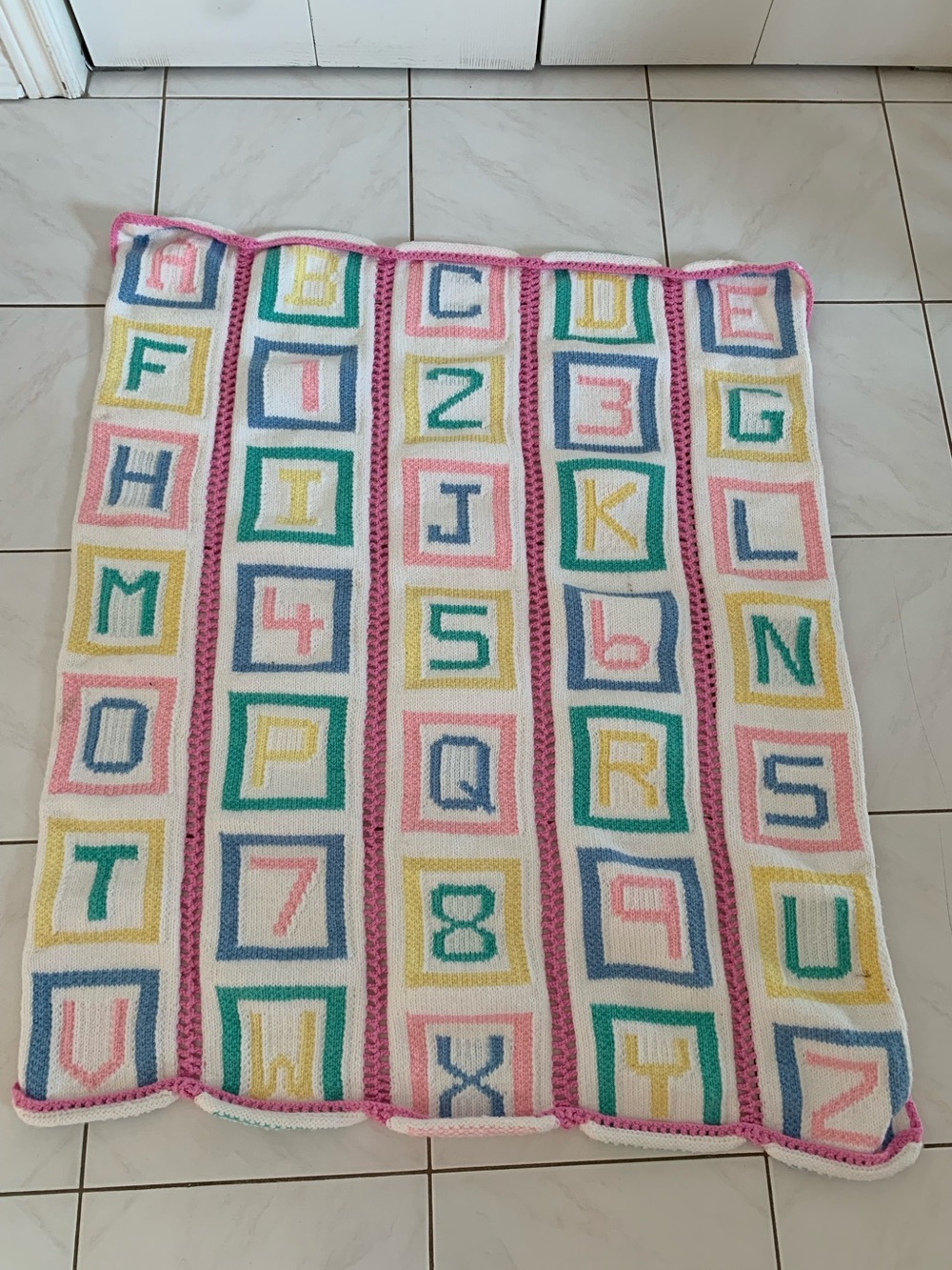 Beautiful Knit Baby Blanket/ Pastel, neutral